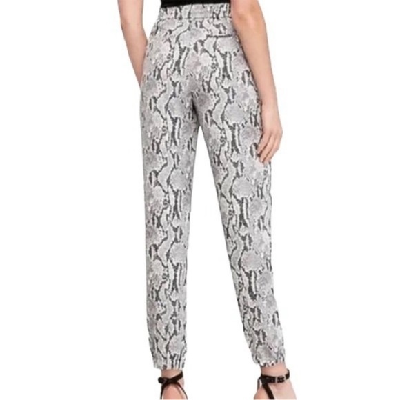 EXPRESS HIGH WAISTED SNAKESKIN PRINT JOGGER PANT. BLACK/ WHITE. XS - Picture 1 of 7